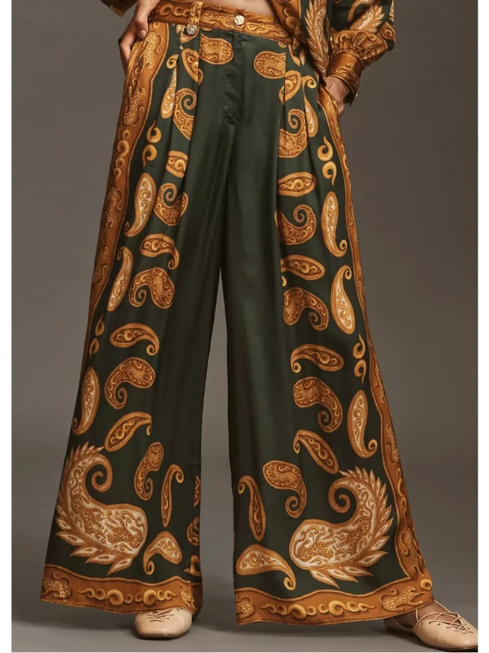 FARM Rio Olive Green Wide-Leg Pants with Golden Paisley Print Size Small NWT